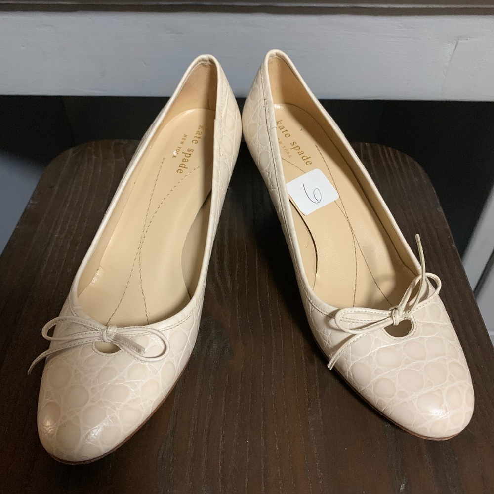 Kate spade skin look cream heel